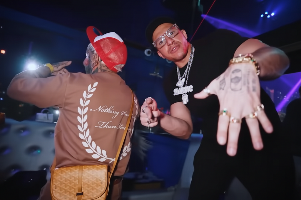 Victory Crewneck